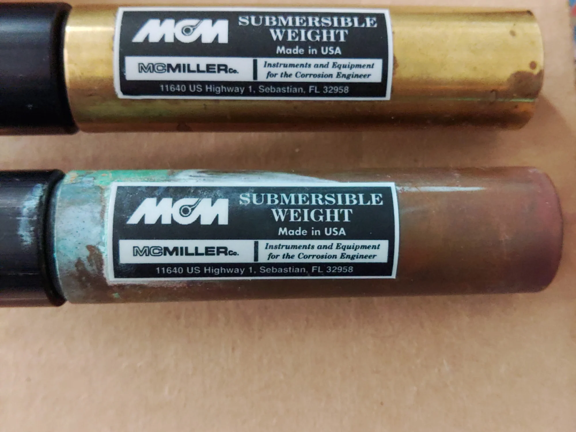 Submersible-weight reference electrodes used for corrosion-potential surveys